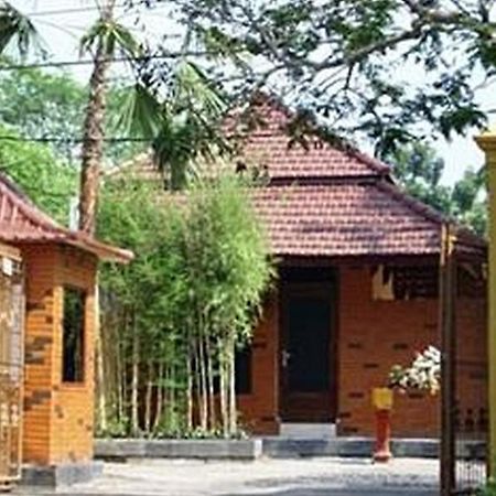Hotel Cendrawasih Jembel Eksteriør bilde