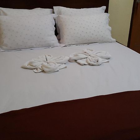 Hotel Cendrawasih Jembel Eksteriør bilde
